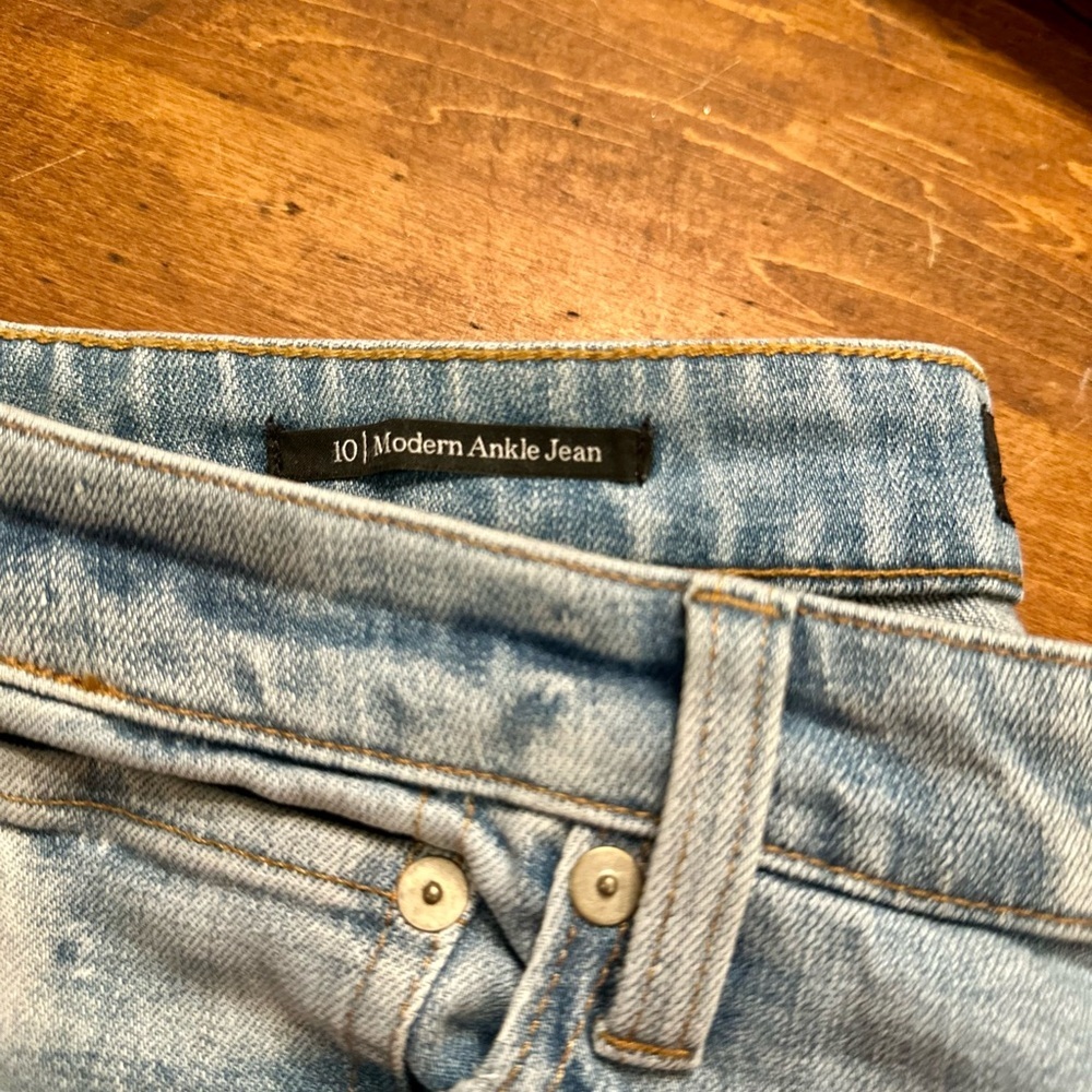 Talbots Light Wash Slightly Distressed Ribbon Striped Women's Jeans Size 10 - Picture 5 of 8